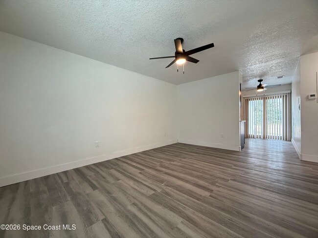 Building Photo - 304 Palm Ave