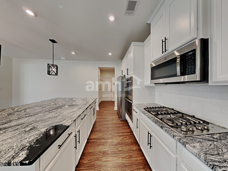 Building Photo - 5935 Hart Way