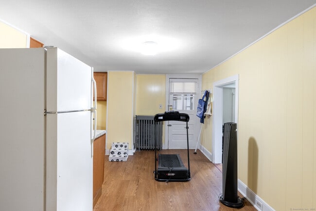 Building Photo - 1455 Farmington Ave