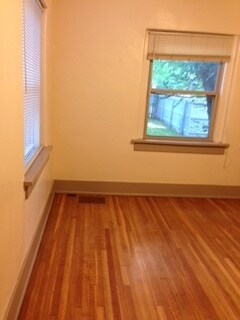 Building Photo - Terrific College Avenue 3 bed/2 bath house - 3 blocks from The Hill