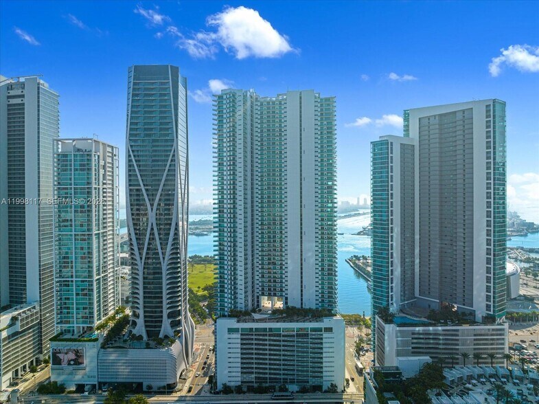 Building Photo - 900 Biscayne Blvd
