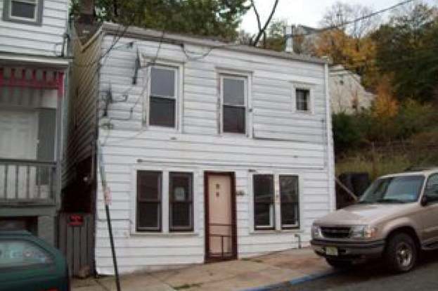 Building Photo - 121 Turner St