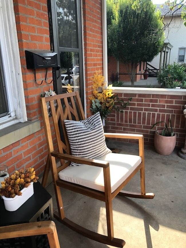 Building Photo - 221-223 E Whittier Street