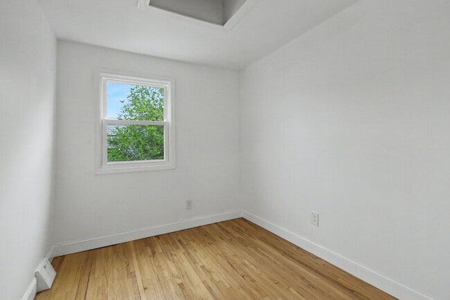 Building Photo - 2106 N Camac St