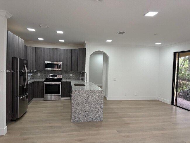 Building Photo - 1531 Passion Vine Cir