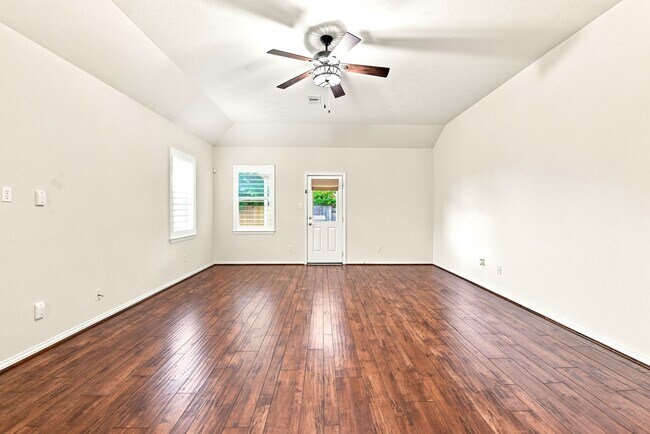 Building Photo - 24418 Lakecrest Bend Dr