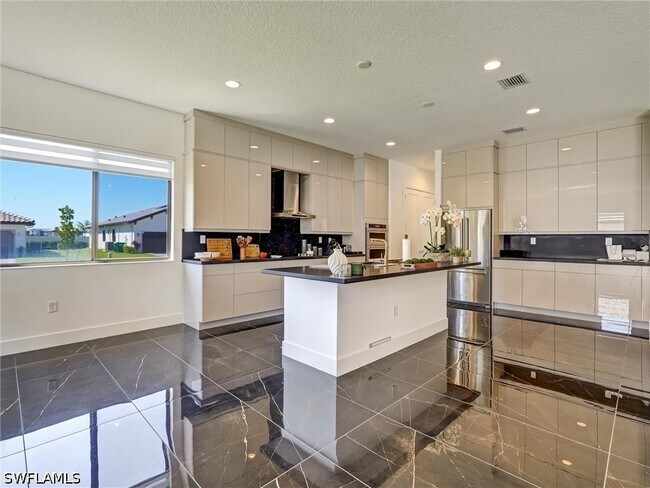 Building Photo - 5126 Panella Ave