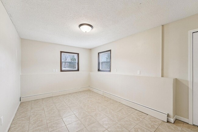 Building Photo - 17256 Kenyon St NE