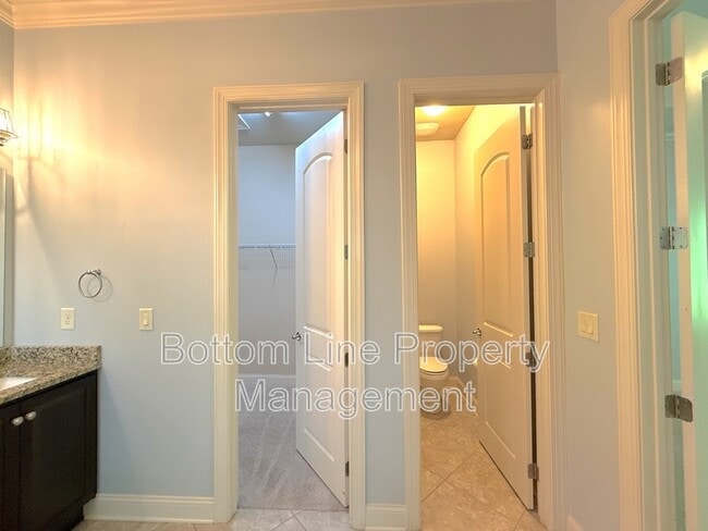 Building Photo - 9006 Blue Ridge Dr