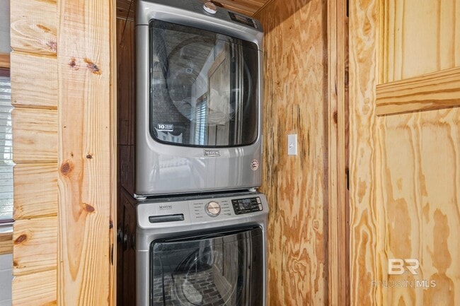 Building Photo - 27522 Burkhardt Dr