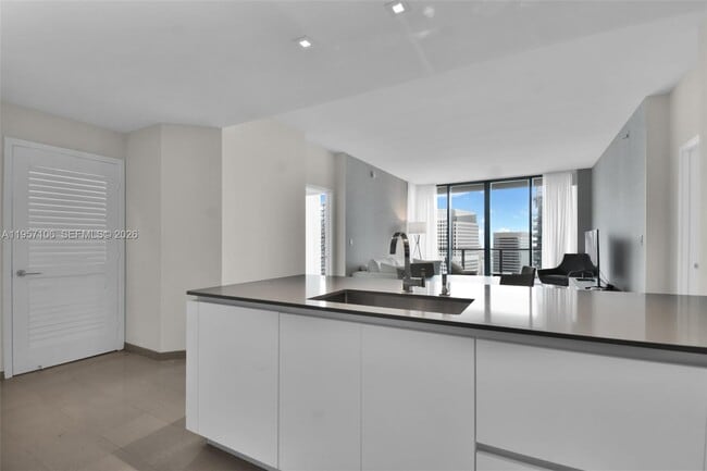 Building Photo - 88 SW 7th St