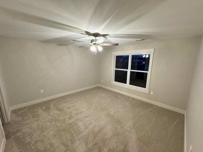 Building Photo - Brand New 3 Bed 2 Bath in East Manhattan, KS!