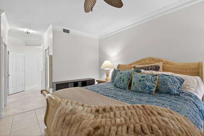 Building Photo - 405 Sea Oats Dr