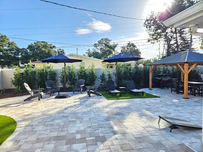 Building Photo - 8797 Rose Way