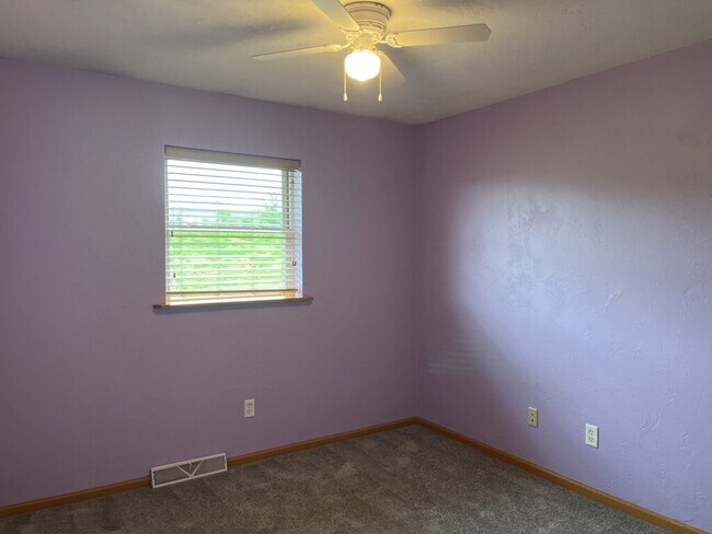 Building Photo - 3 Bedroom, 3 Bath Duplex in Greenville