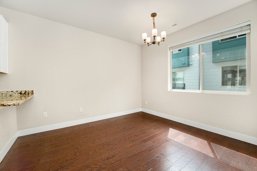 Building Photo - 1276 W 11th Ave