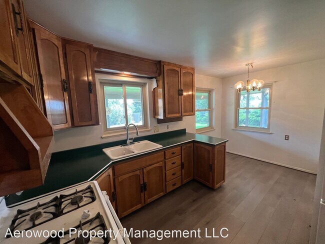 Building Photo - 3 br, 2 bath House - 850 S Flower