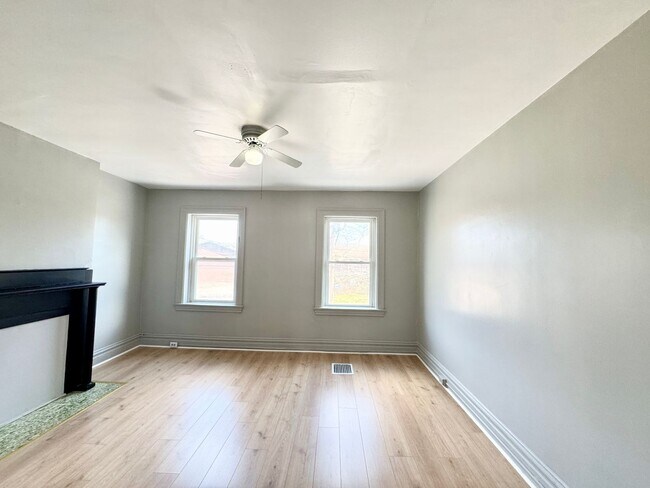 Building Photo - 504 1/2-506-508 Peebles St