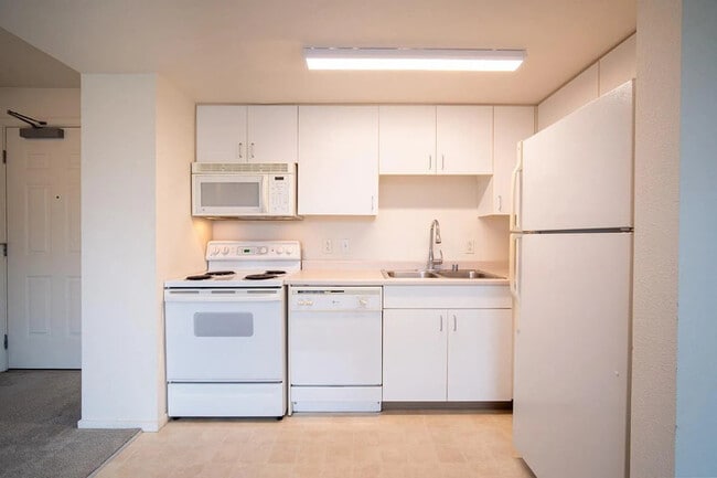 Building Photo - 8200 Oceanview Terrace