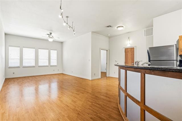 Building Photo - 1617 W Oleander St