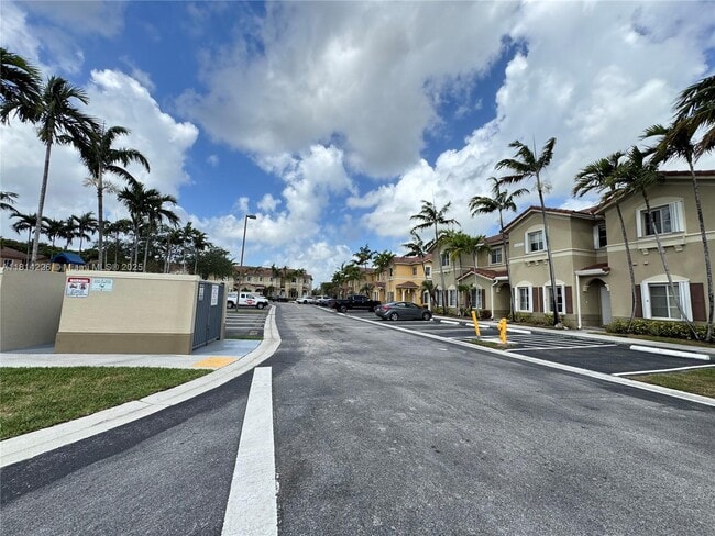 Building Photo - 10833 SW 83rd St