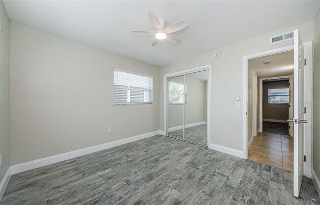 Building Photo - 2186 Edythe Dr
