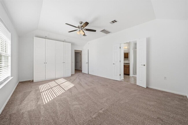 Building Photo - 5712 Zachary Scott St