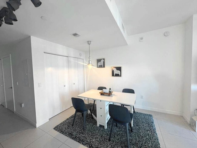 Building Photo - 5350 NW 84th Ave