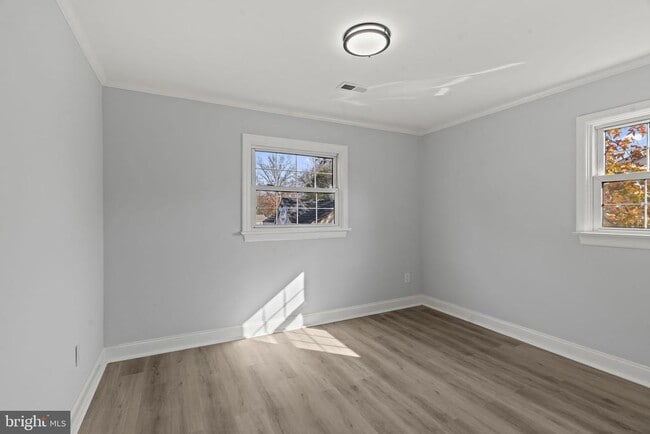 Building Photo - 418 Delview Ln