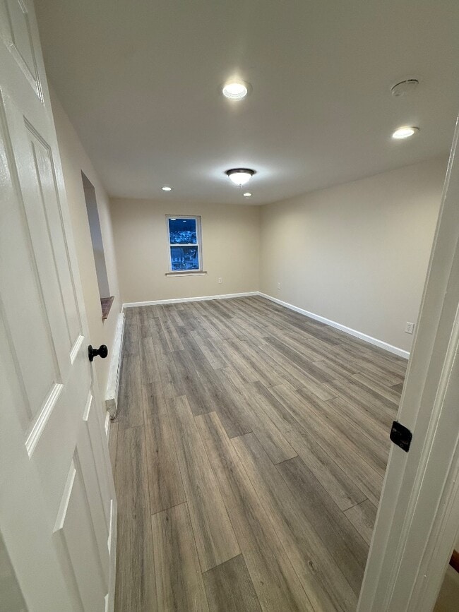 Building Photo - 103 W Catawissa St