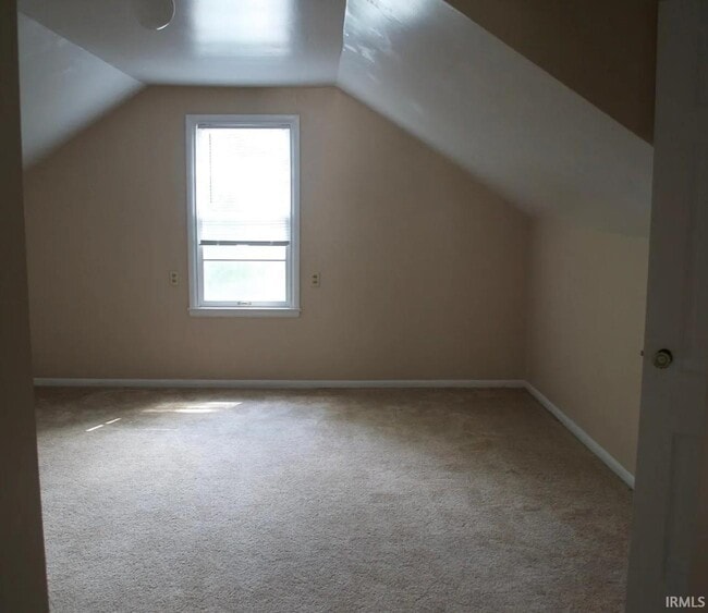 Building Photo - 1210 E University St