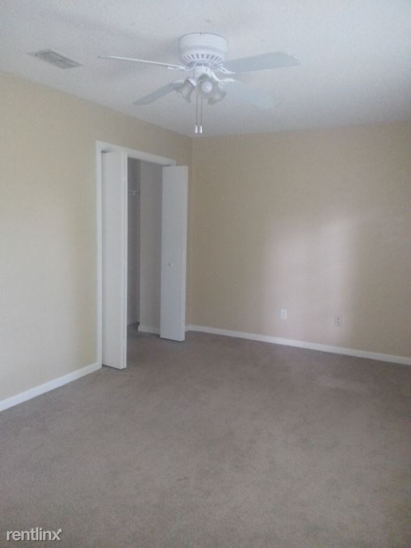 Building Photo - 3 br, 2 bath Townhome - 2396 Tina Dr