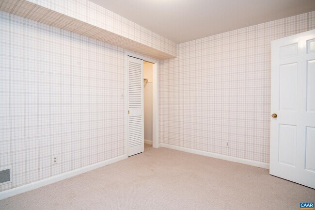 Building Photo - 1313 Grove Rd