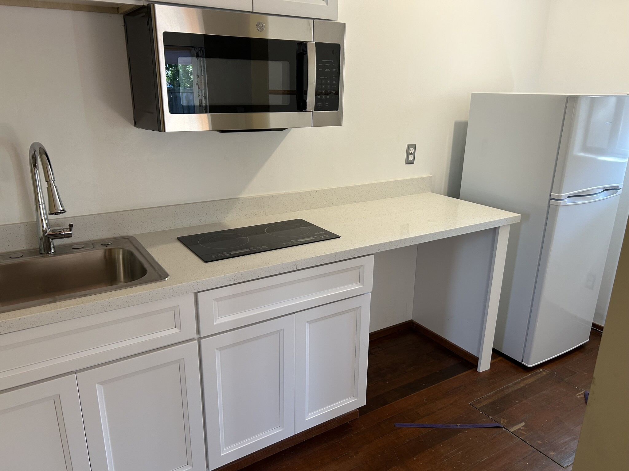 Kitchenette - 148 Kathryn Dr