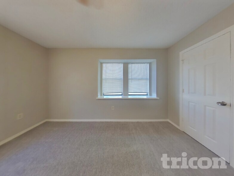 Building Photo - 934 Robinwood Dr