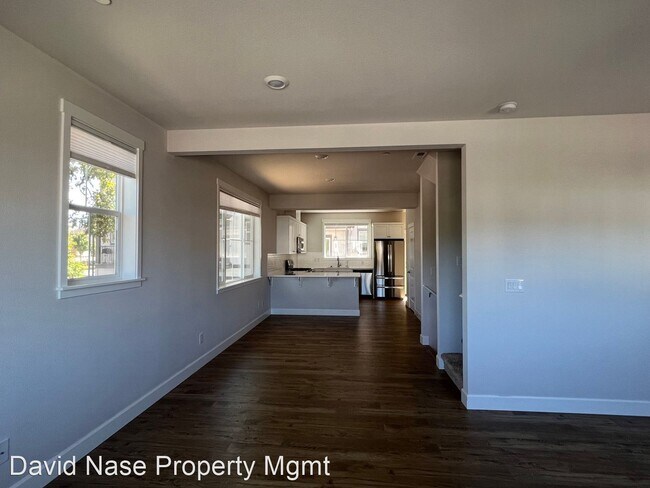 Building Photo - 4 br, 3.5 bath House - 17022 SW Lemongrass...