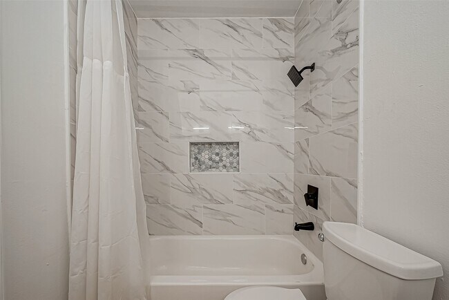 Building Photo - 4731 Casemont Dr