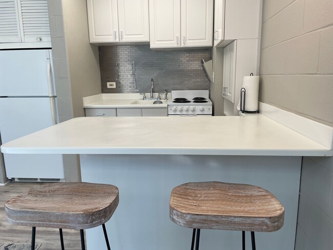 Building Photo - Modern Waikiki Studio with Stylish Upgrades & Spacious Lanai