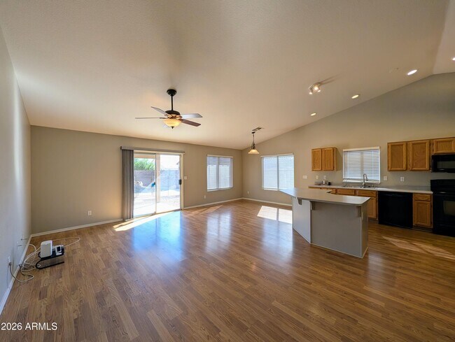 Building Photo - 8639 W Fullam St