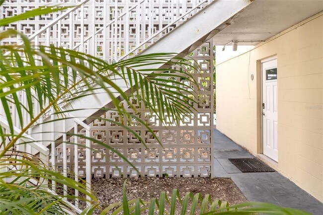 Building Photo - 3835 Almeria Ave