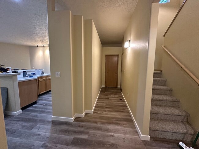 Building Photo - Francis Avenue