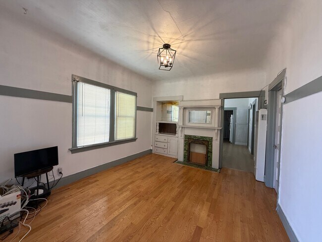 Building Photo - Lake Merrit Rental