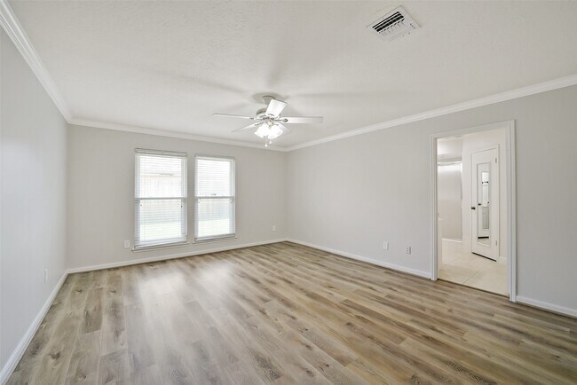 Building Photo - 12423 Olympia Dr