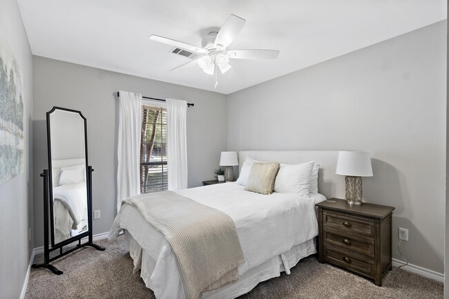 Building Photo - 1317 Baywood Ln