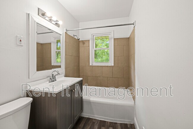 Building Photo - 3501 Redick Ave