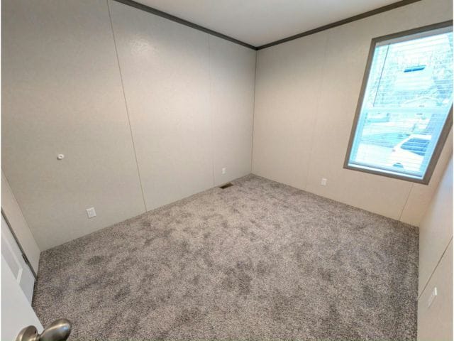 Building Photo - 153 Lynn Ln