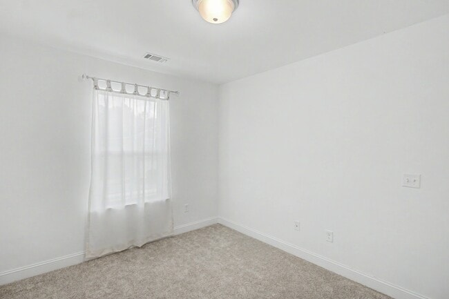 Building Photo - 248 Buckingham Dr