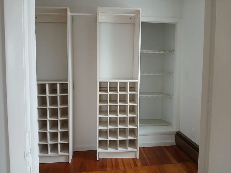 Building Photo - 20 Warwick Neck Ave