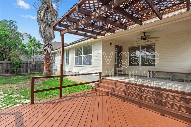 Building Photo - 827 Visor Dr