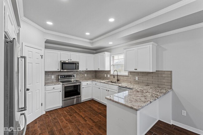 Building Photo - 2327 Middle Creek Blvd